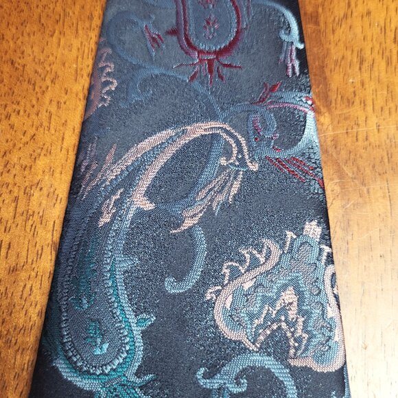 Halston III ~ Poly/Silk Blend ~ Paisley Print Necktie ~ Excellent Condition - Picture 4 of 8